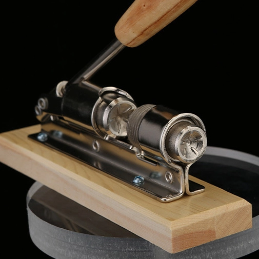 Инструмент для колки орехов