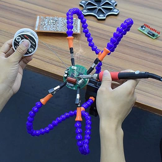 треті руки для паяння