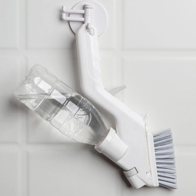 Щетка для чистки с распылителем воды