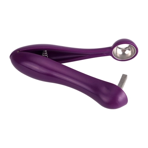 приспособление для удаления косточек из вишен