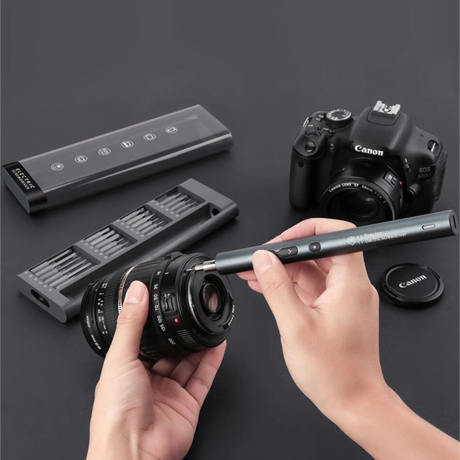 набор с электрической отверткой и битами