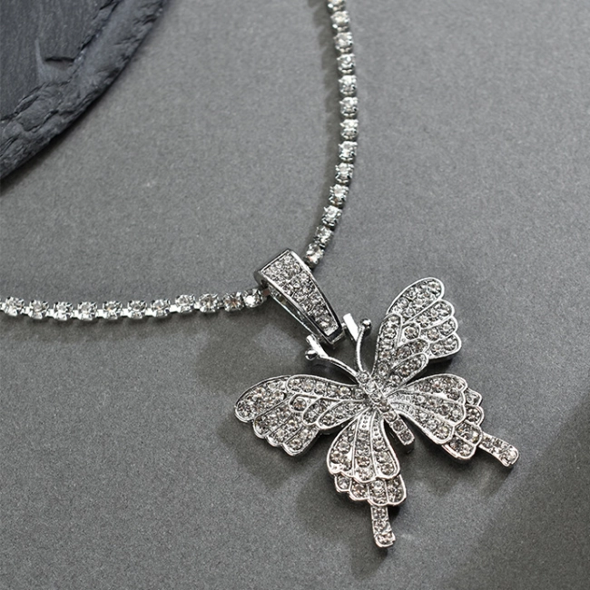 Подвеска бабочка