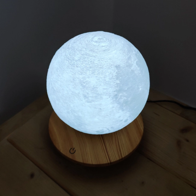 Левітуючий нічник місяць