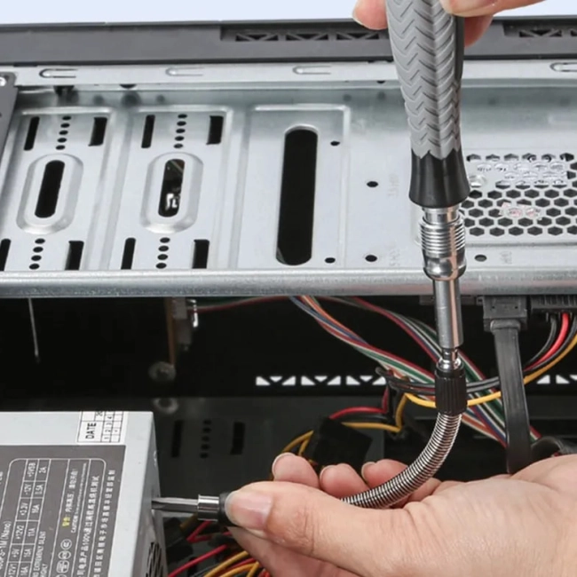 набор отвертка с битами