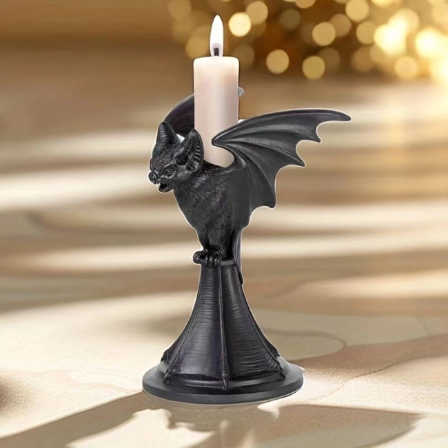 свічник у формі кажана