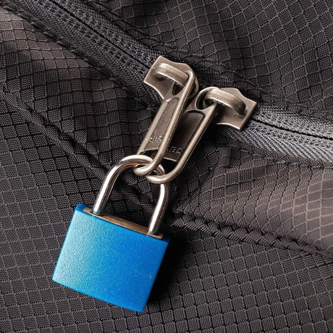 Навесной маленький замок