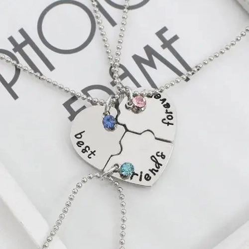 Кулон для троих