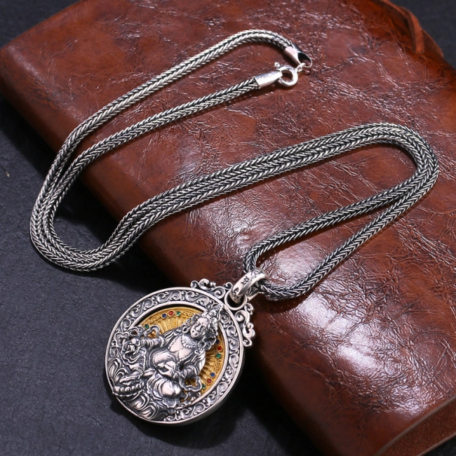 Кулон с цепочкой