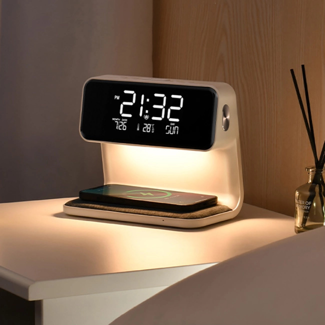 настольные часы с беспроводной зарядкой