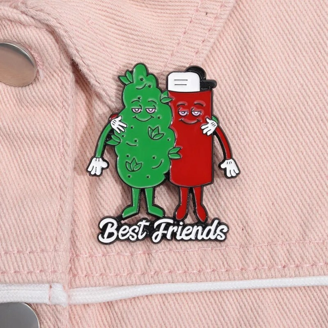 Брошь best friends