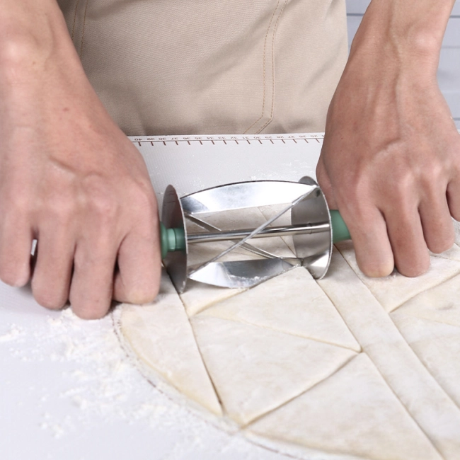 нож для теста круассанов