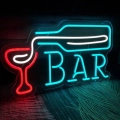 неонова вивіска в бар
