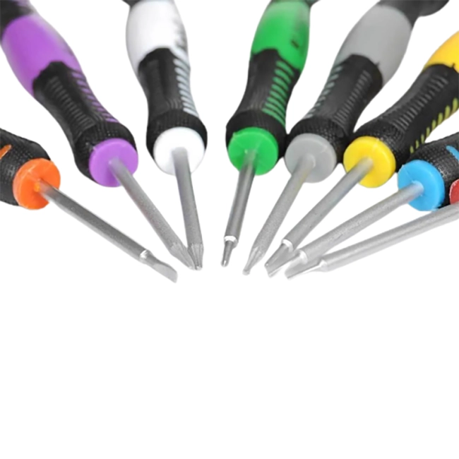 набор инструментов для обслуживания дрона