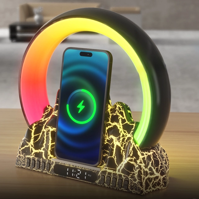 світильник з бездротовою зарядкою та колонкою