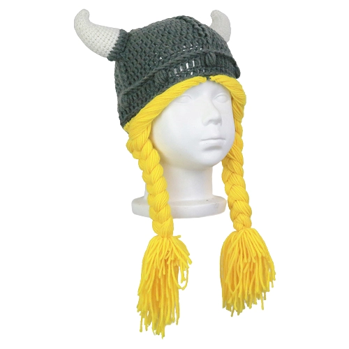 Вязаная шапка с косичками