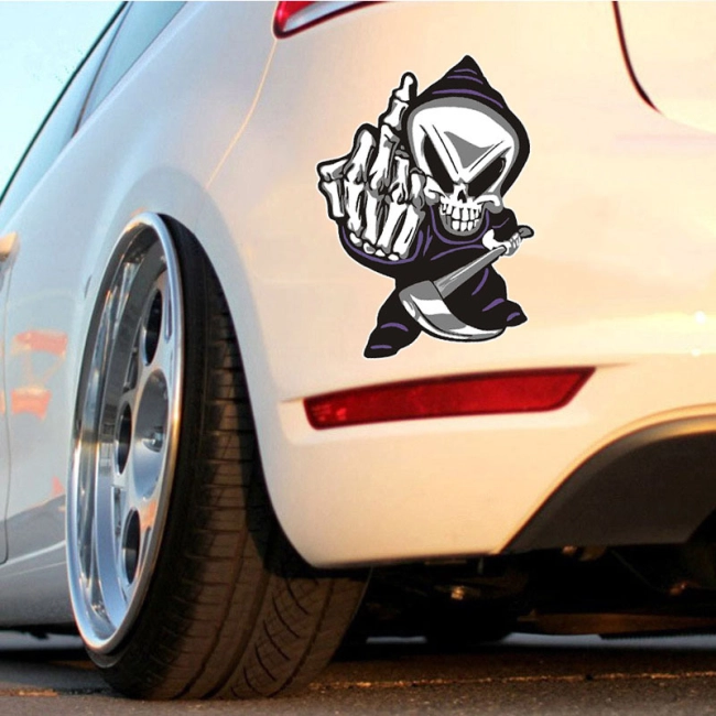 Наклейка скелет на автомобиль