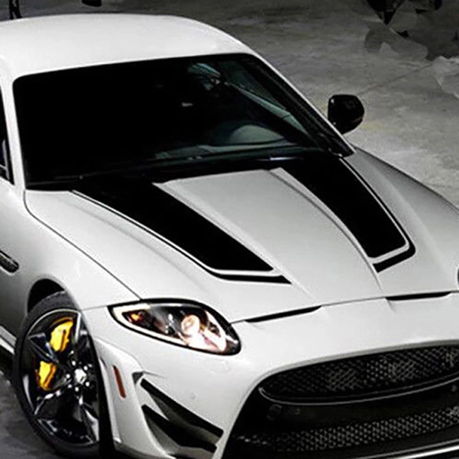 наклейка на капот автомобиля