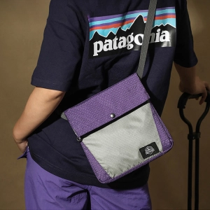 Сумка через плечо на ремне