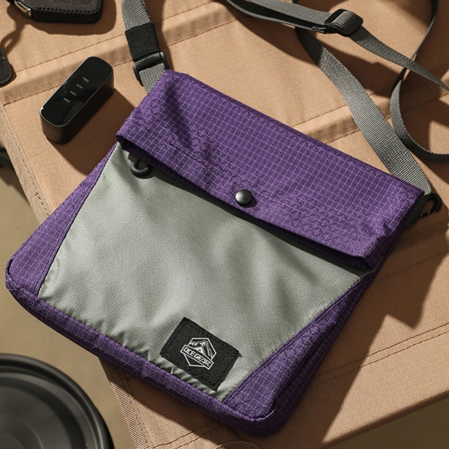 Купить сумку через плечо на ремне