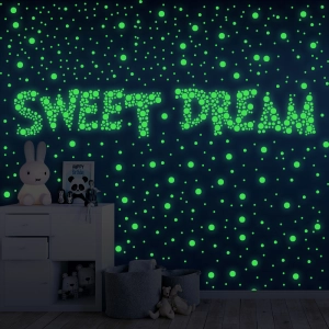 Светящиеся наклейки на стену