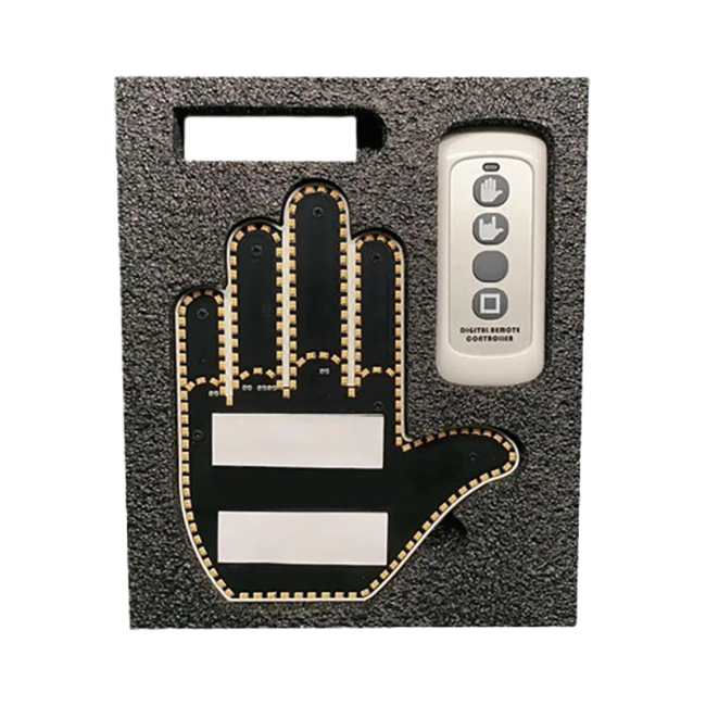 светящаяся рука на заднее стекло машины