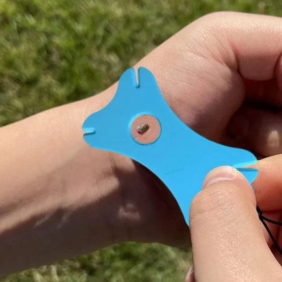 Пристрій для видалення бліх