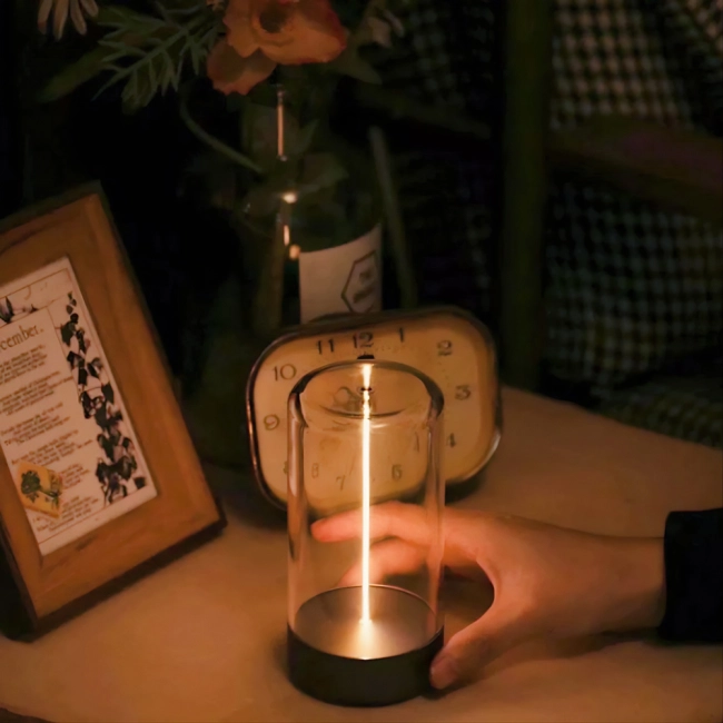 лампа с магнитным светом