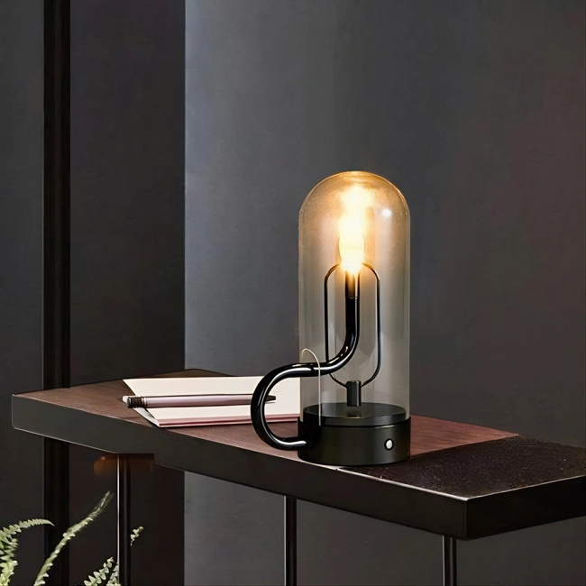 настільна лампа у вигляді свічки