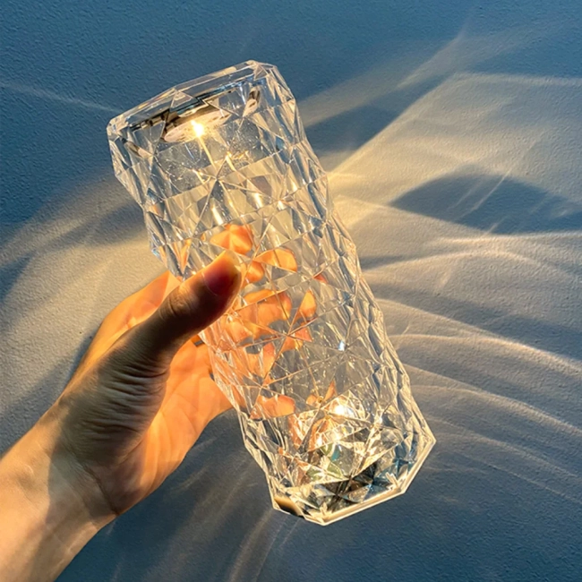 Светильник в виде кристалла