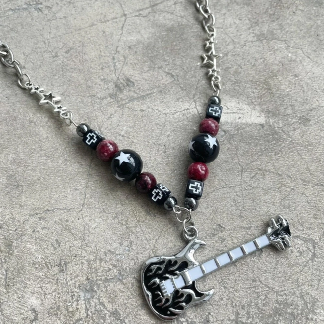 ланцюжок з гітарою