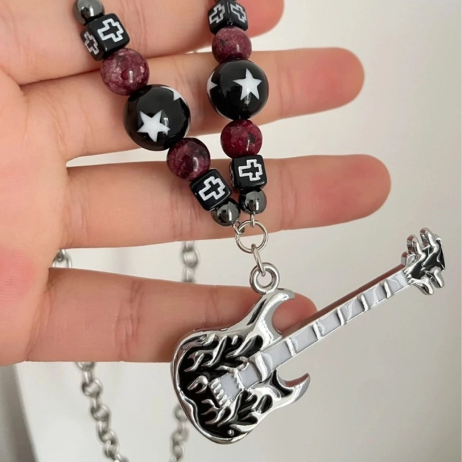 кулон із гітарою