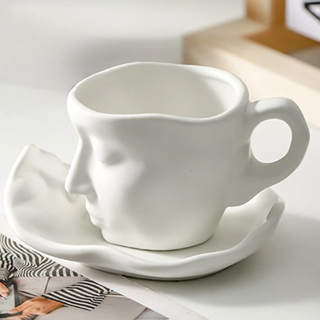 чашка в виде лица