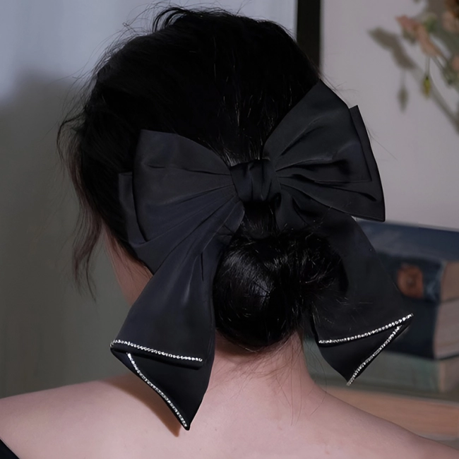 Купить заколку в виде банта