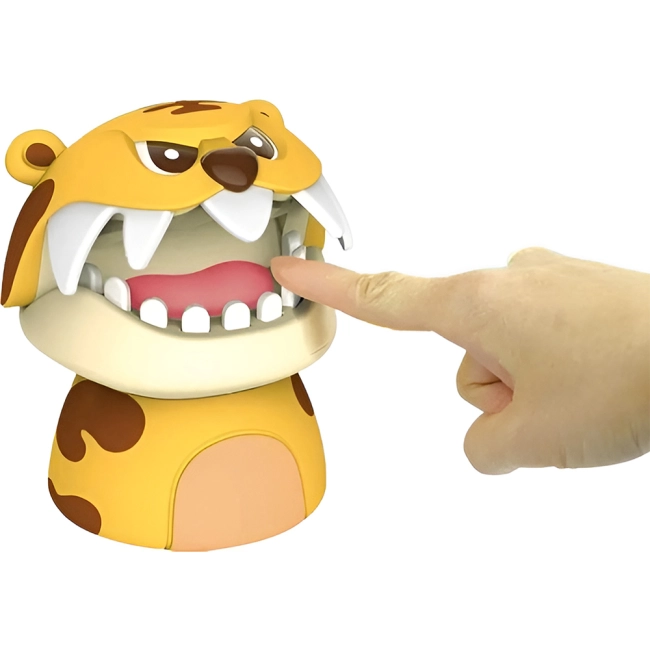 Тигр с зубами для игры