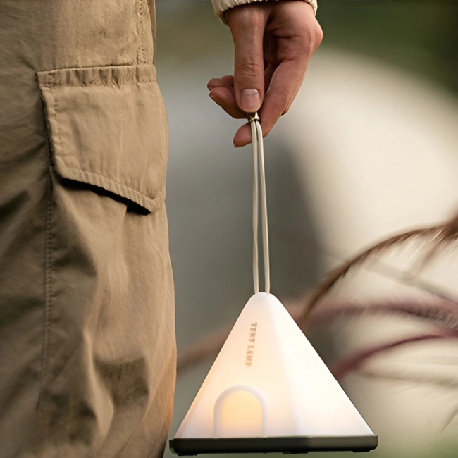 Светильник в виде палатки