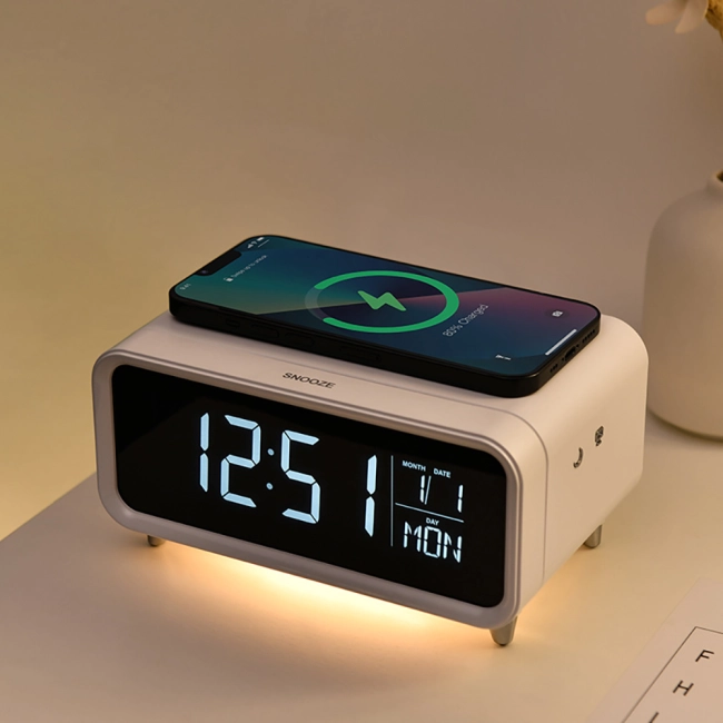 будильник з бездротовою зарядкою