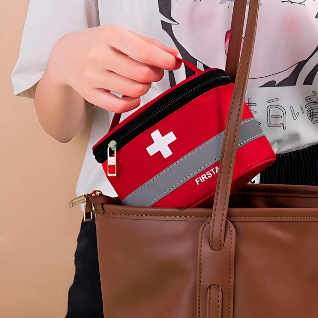 Маленькая сумочка для лекарств