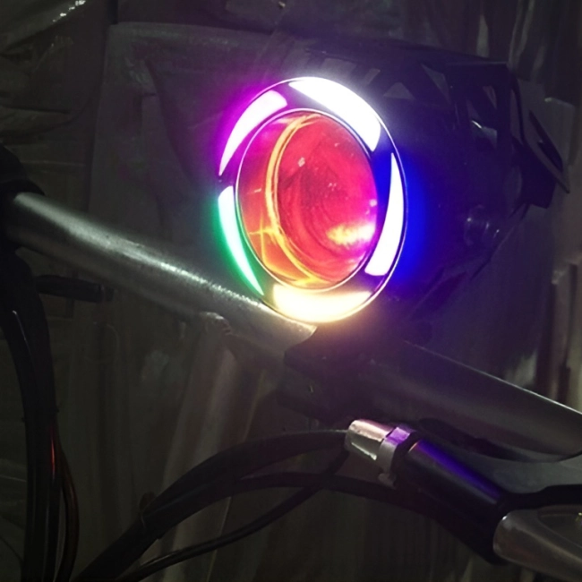 Светодиодная фара на мотоцикл