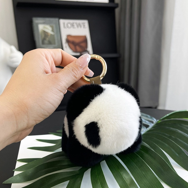 панда на ключі