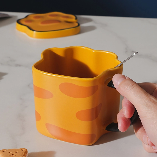 кружка у вигляді лапи