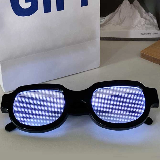 Окуляри з аніме і підсвічуванням