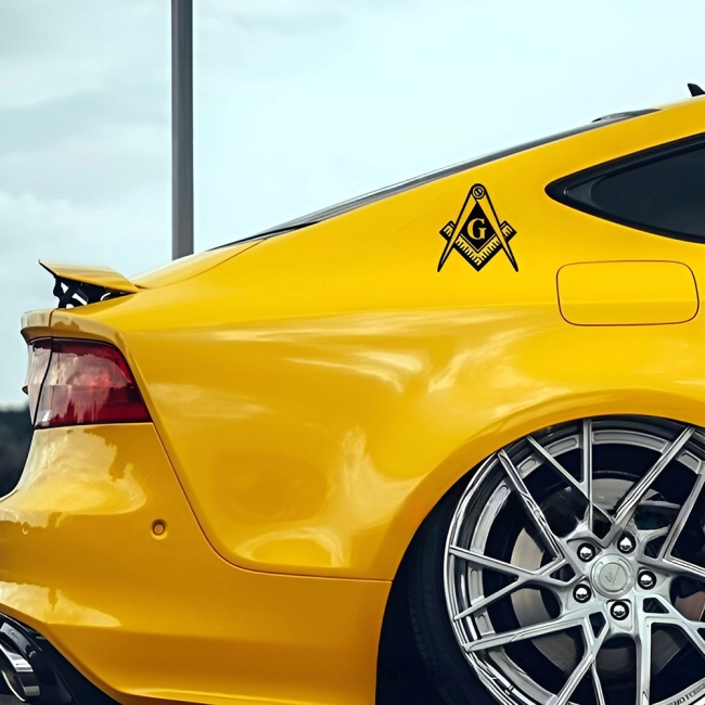 наклейка з масоном для машини