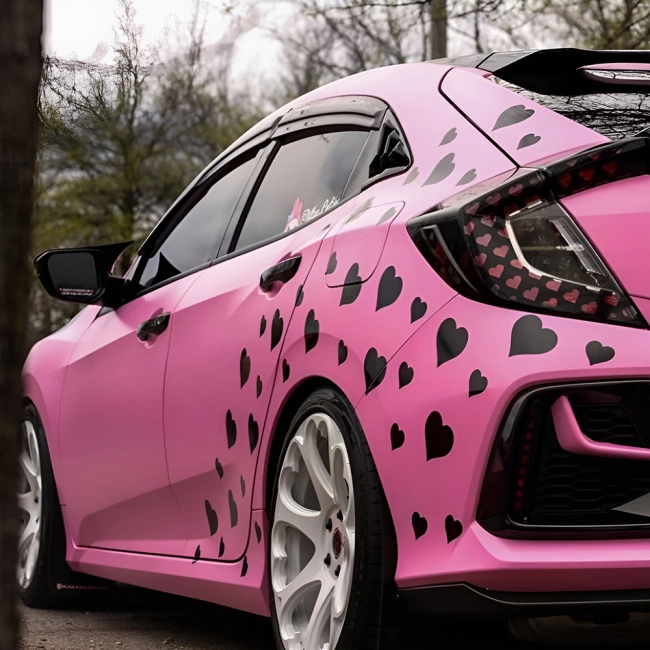 наклейка сердце на автомобиль
