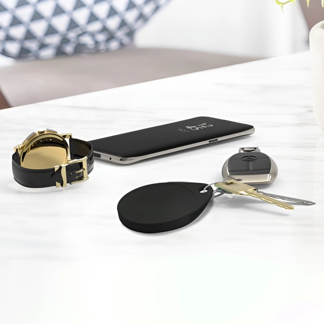 брелок для AirTag с карабином