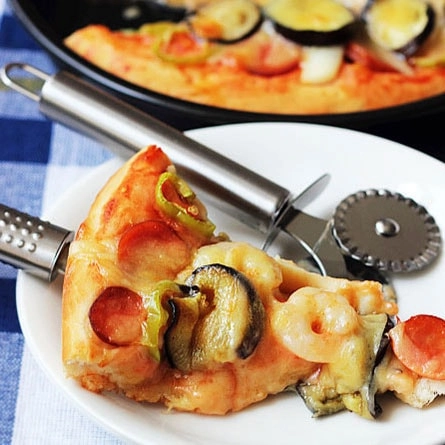 нож для нарезки пиццы