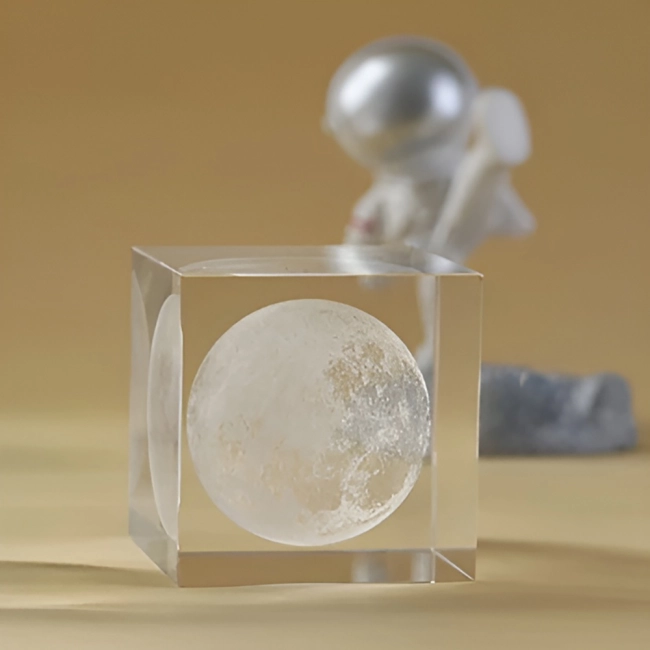 светильник прозрачный куб