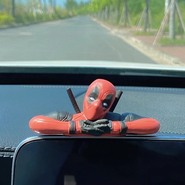 Фигурка дэдпул для автомобиля