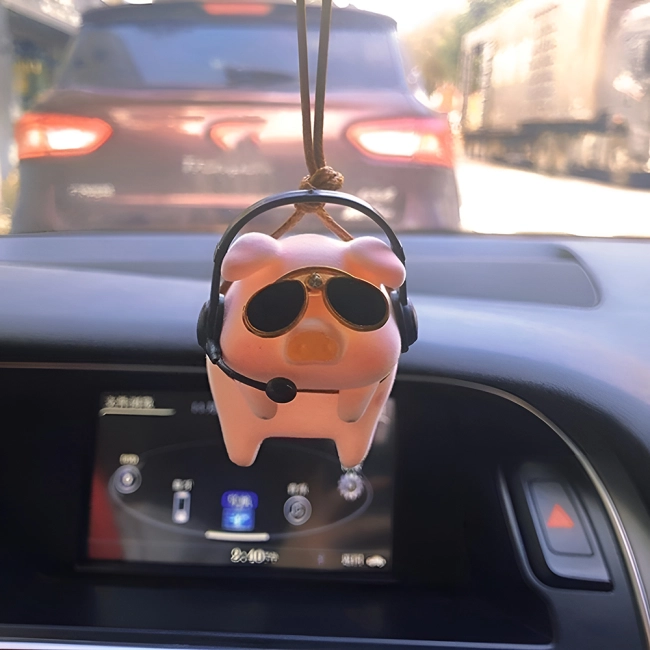 Свинка в машину