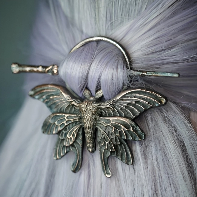 Заколка для волос в виде бабочки