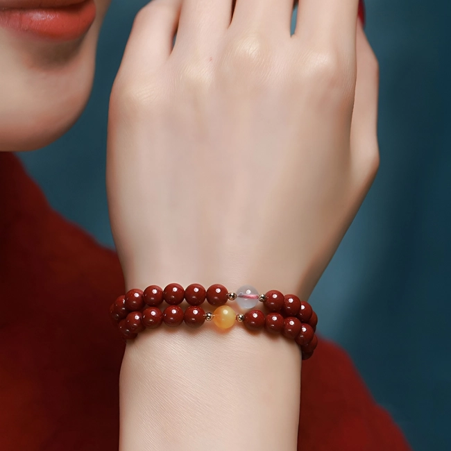 Наручный браслет из бусин